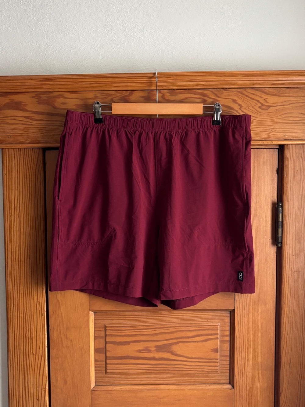 Rhone Essentials Training Short Burgundy Size XL NWOT